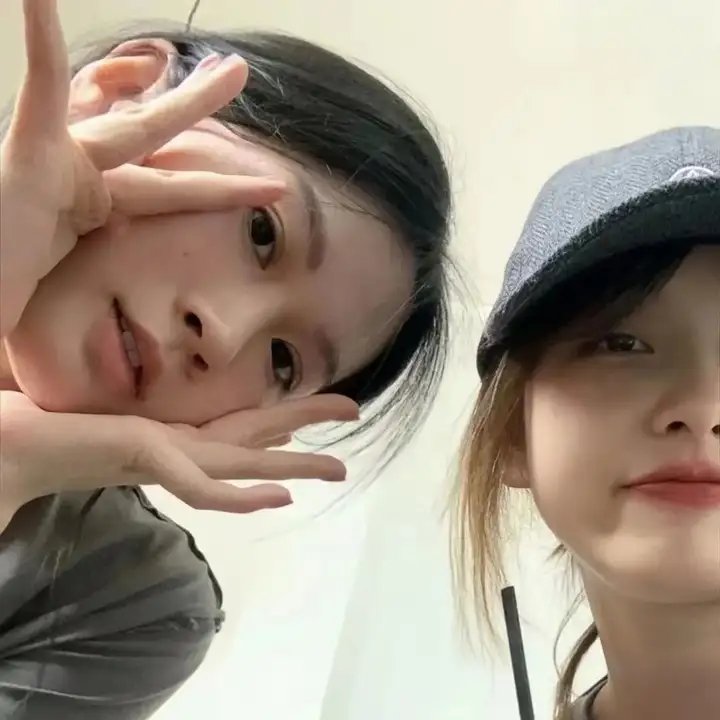 我和他都是新郎。